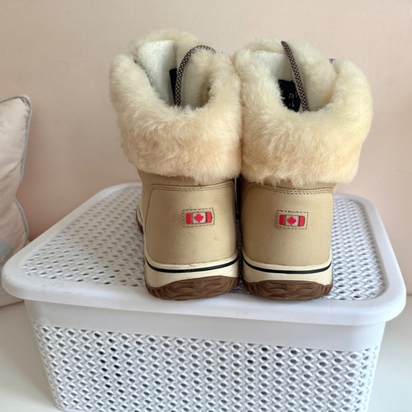 Pajar Canada winter waterproof boot, genuine leather, genuine shearling, size 10 - Picture 4 of 10